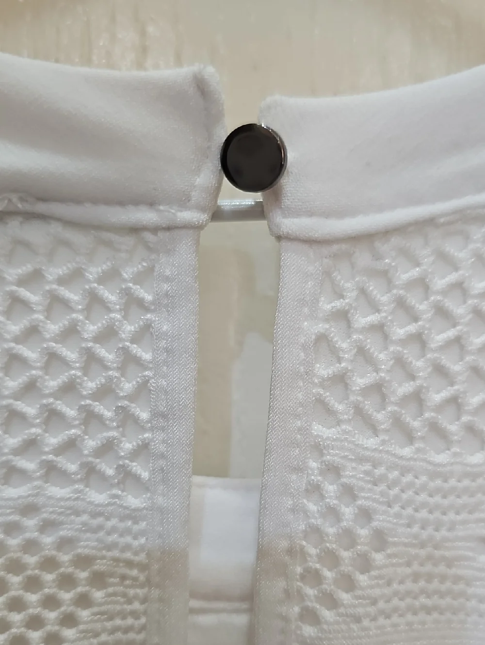 White House Black Market White Crochet Halter Tank Size Large - Picture 5 of 7